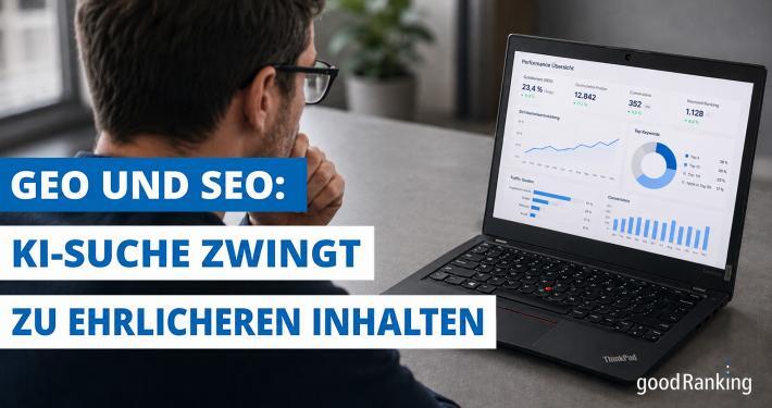 Mann betrachtet nachdenklich ein Dashboard auf einem schwarzen Laptop